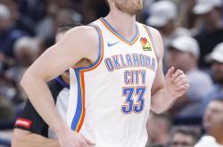 九游在线登录-猛龙主帅：戈登·海沃德是球队弥补空缺的最佳选择