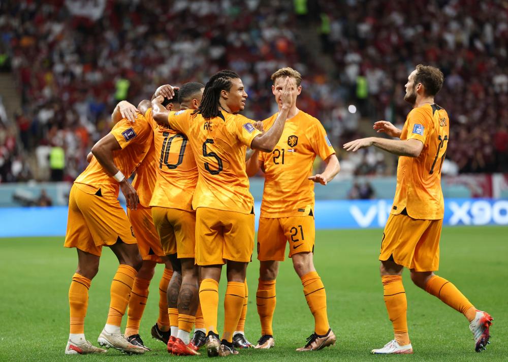 关于荷兰晋级形势堪忧,与法国竞争头名的信息 关于荷兰晋级形势堪忧,与法国竞争头名的信息