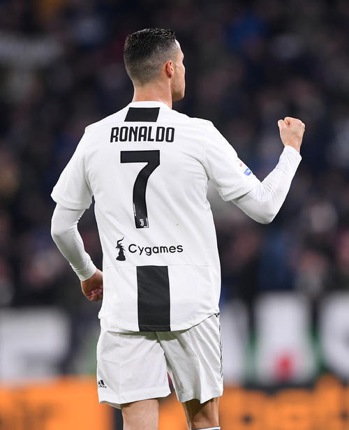 卡瓦尼梅开二度,带领尤文图斯冲击冠军的简单介绍 卡瓦尼梅开二度,带领尤文图斯冲击冠军的简单介绍