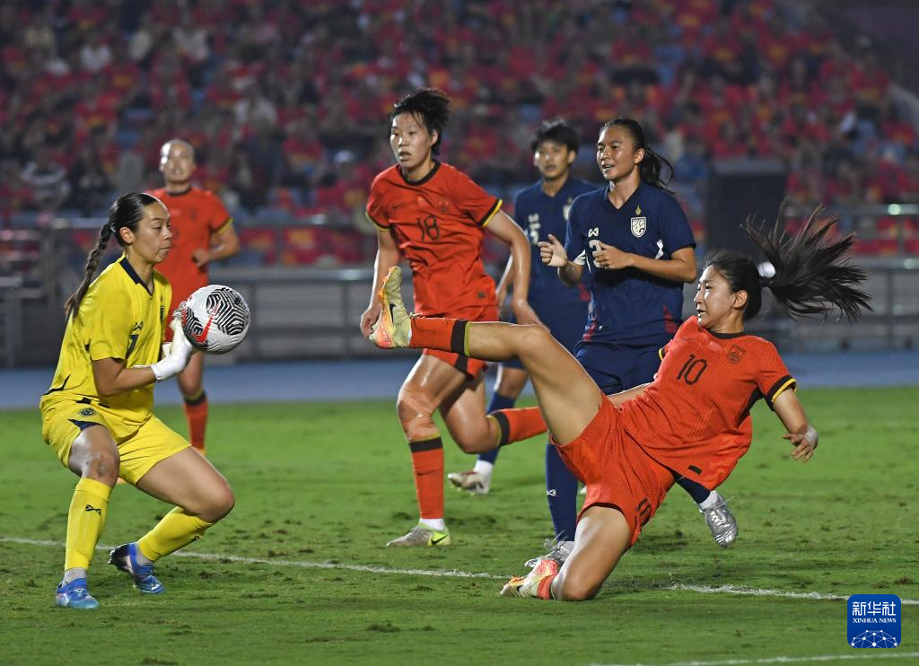 关于女足大赛决赛掀起热浪，名队争夺奖杯的信息