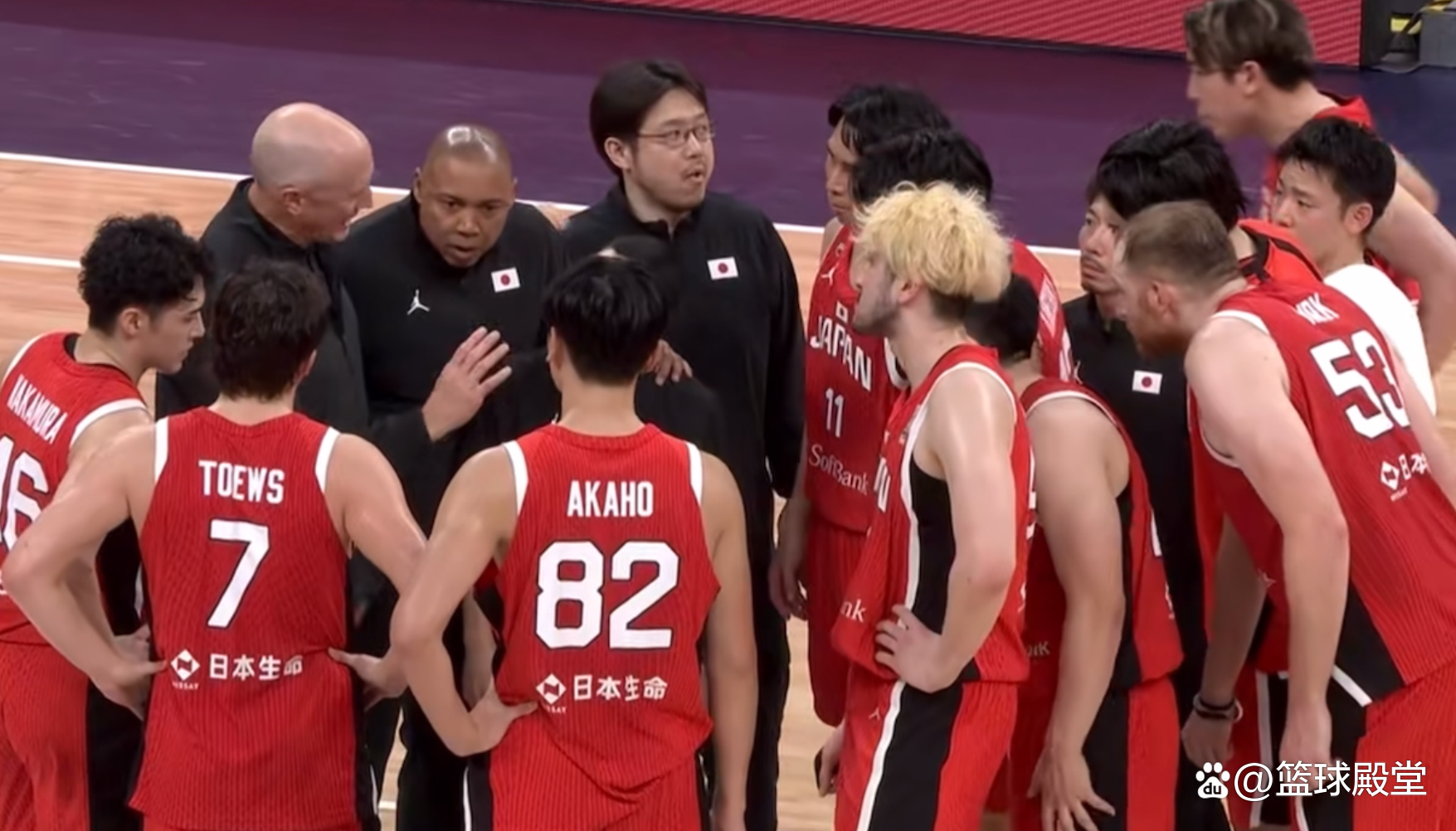 雄鹿主帅赛后公开批评全队防守，要求球员反思的简单介绍