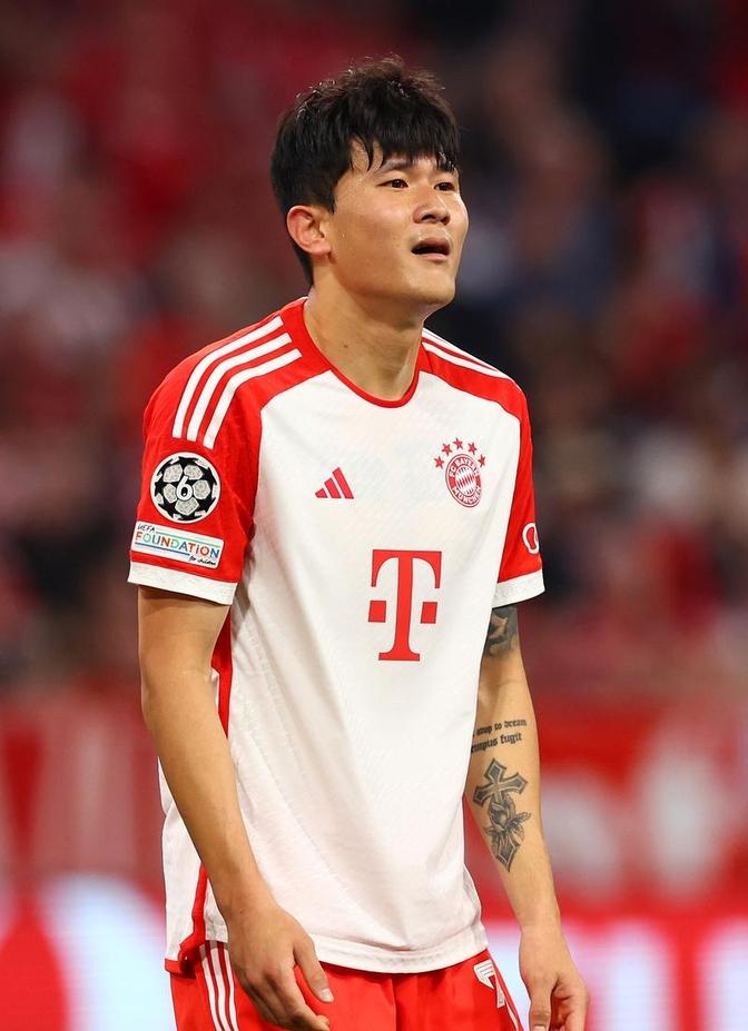 包含拜仁慕尼黑弃用核心球员，战术大调整的词条