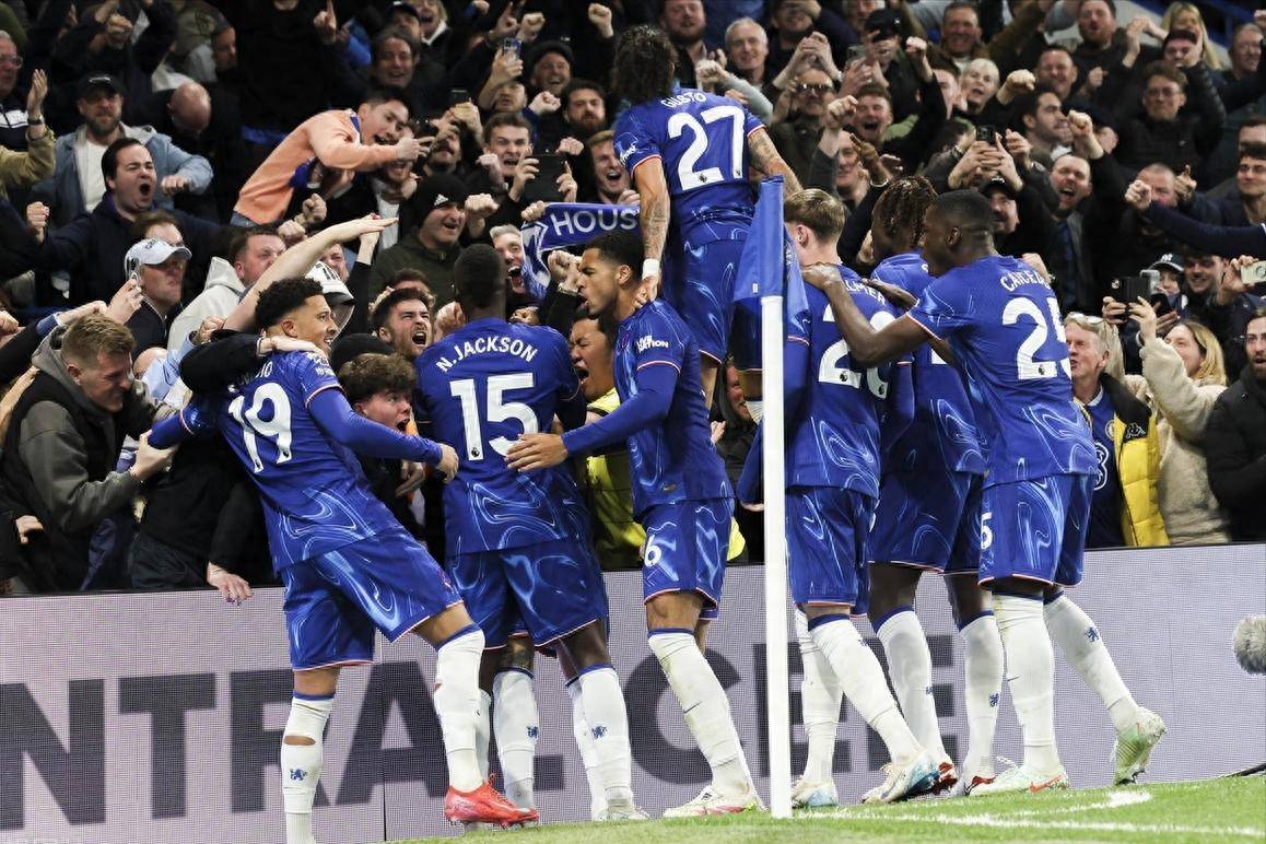 欧洲顶级球队赛场交锋，全力争胜不畏强敌的简单介绍