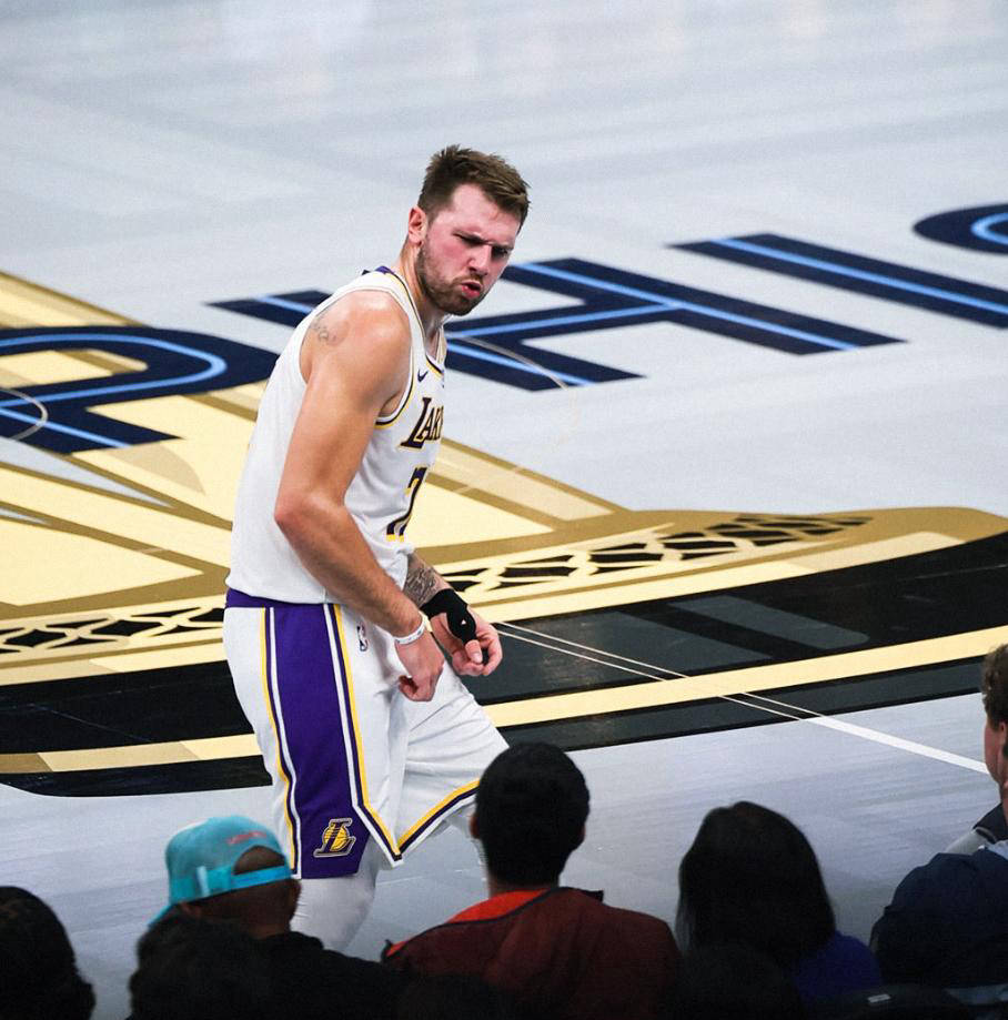 东契奇炮轰灰熊，稳坐西部第四