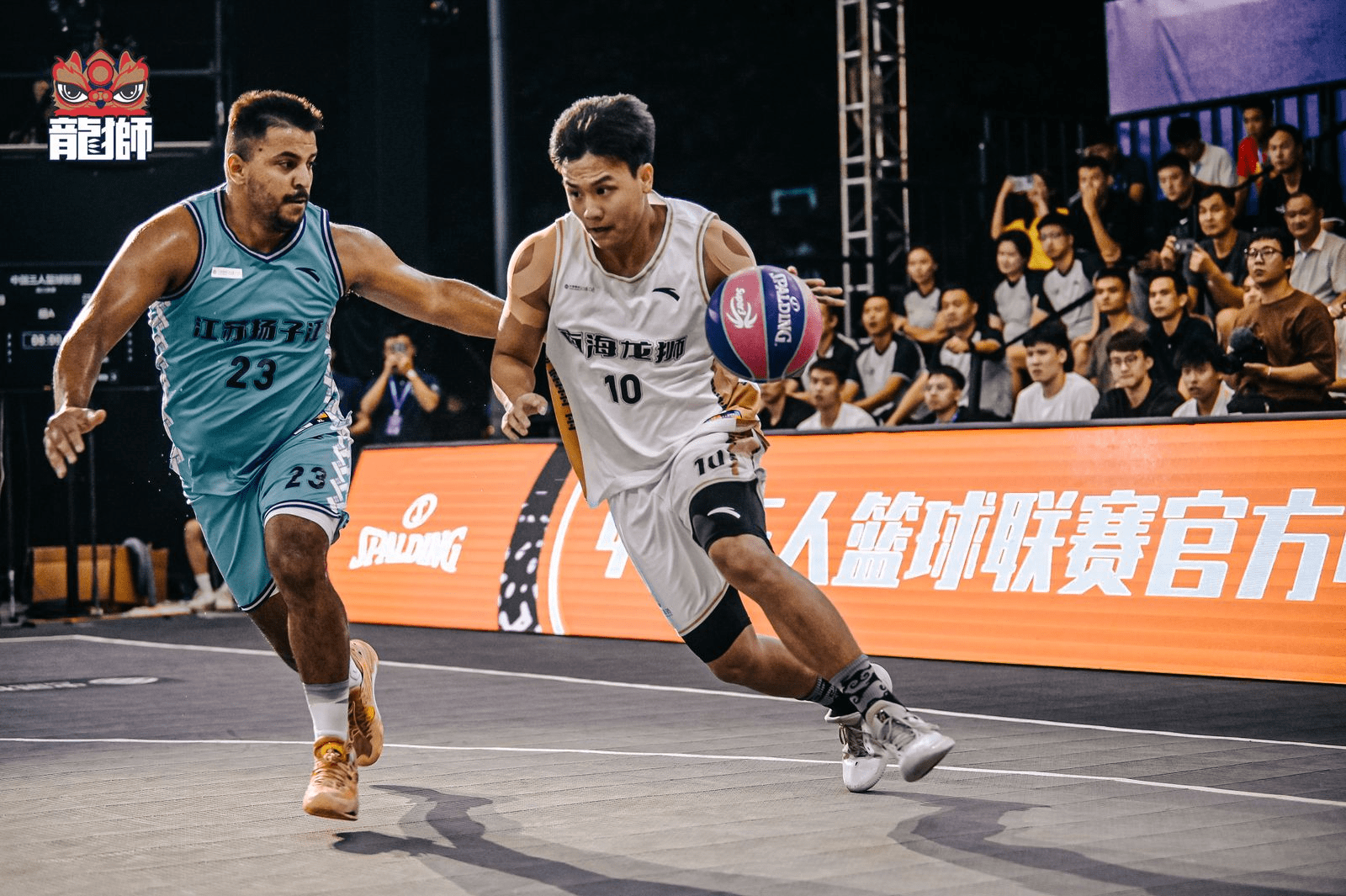 艰苦奋斗：各洲优秀球队竞逐胜利的简单介绍