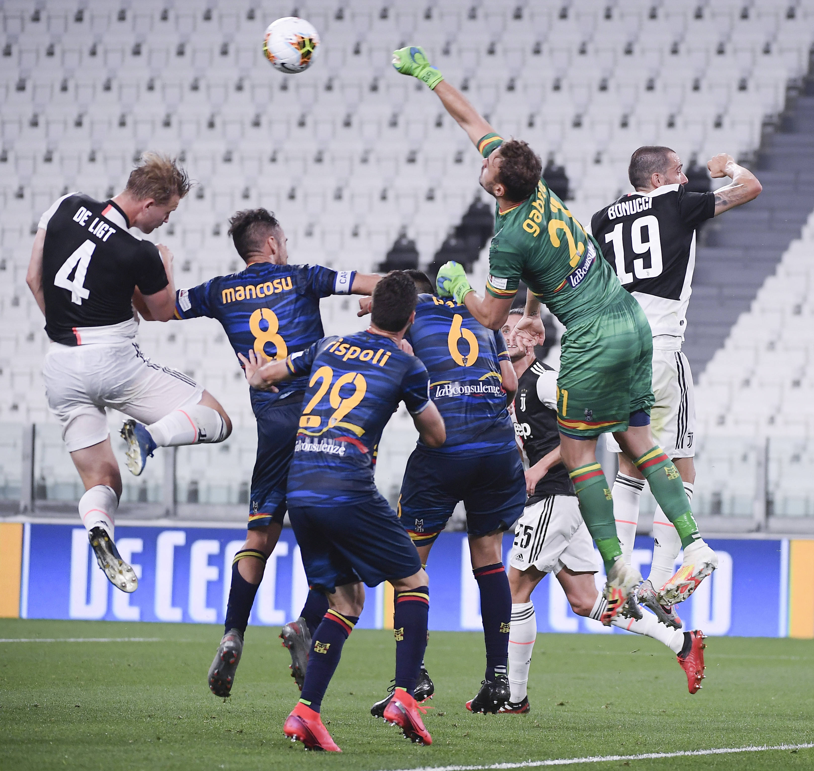 意甲球员合作默契，球队进攻火力十足的简单介绍